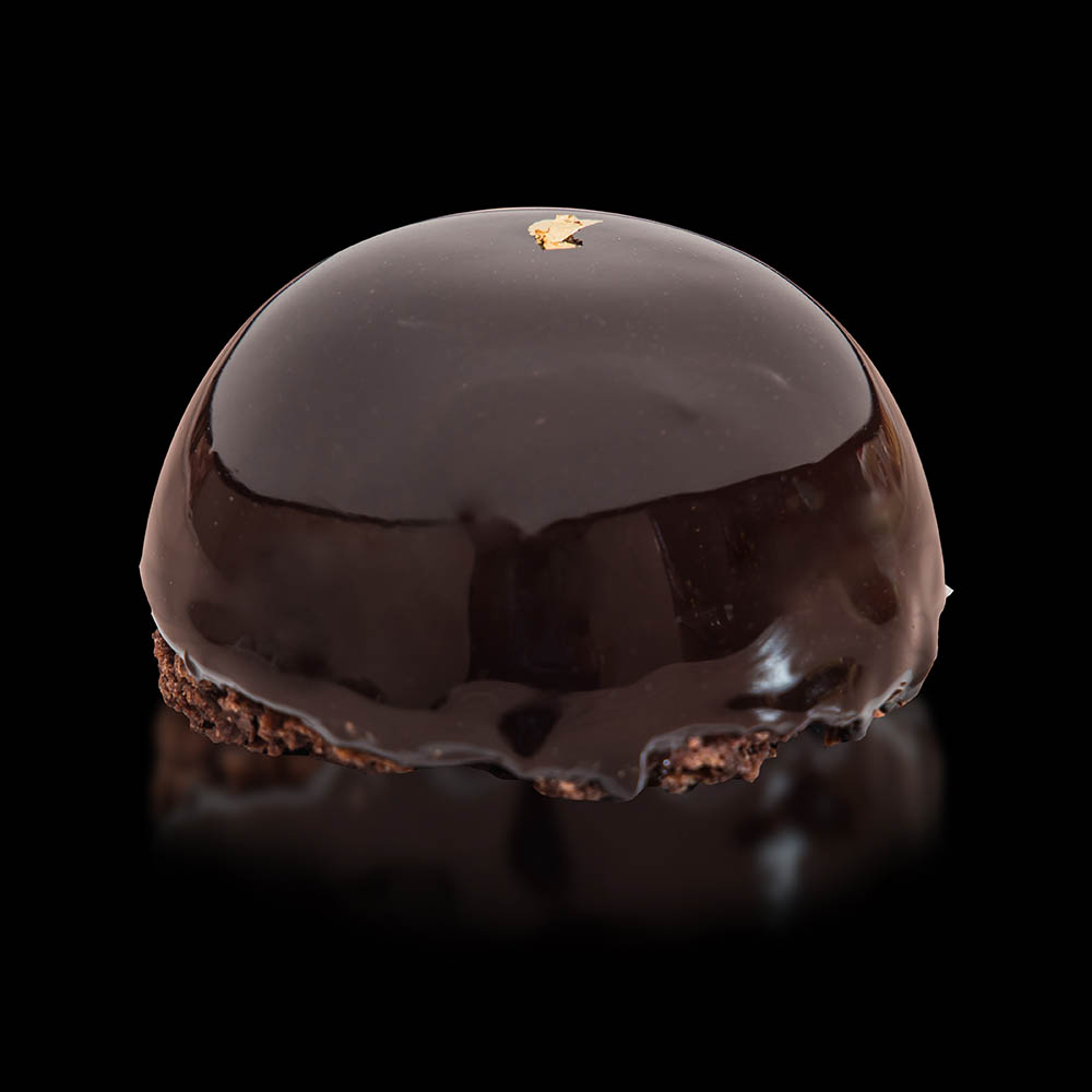 chocolate cake black